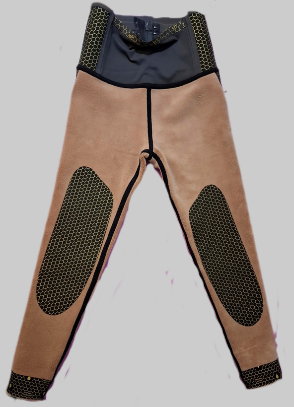 جلوی زانوها نوار لاتکس محافظ