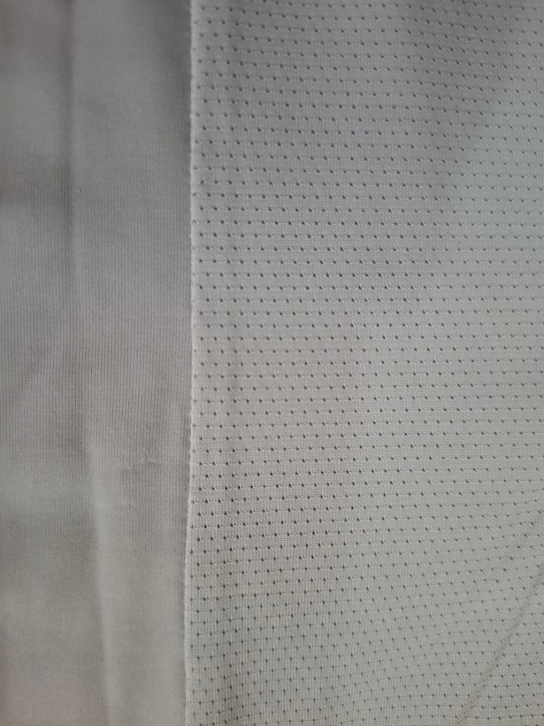 جزییات پشت کار، برش پهلوها از پارچه تنفس پذیر